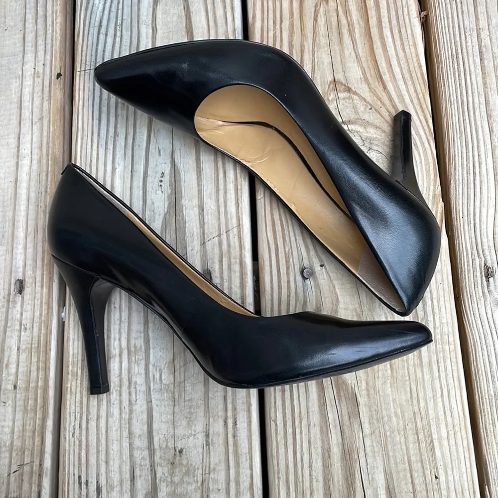 NINE WEST 